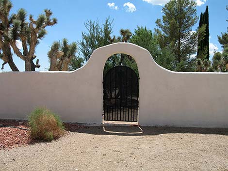 Walking Box Ranch, Outside the Big House