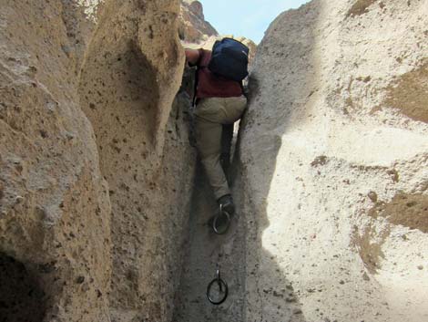 Mid Hills to Hole-in-the-Wall Trail