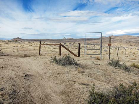 Hole-in-the-Wall to Mid Hills Trail