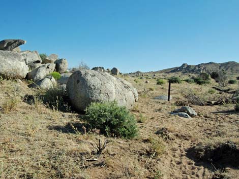 Mid Hills to Hole-in-the-Wall Trail